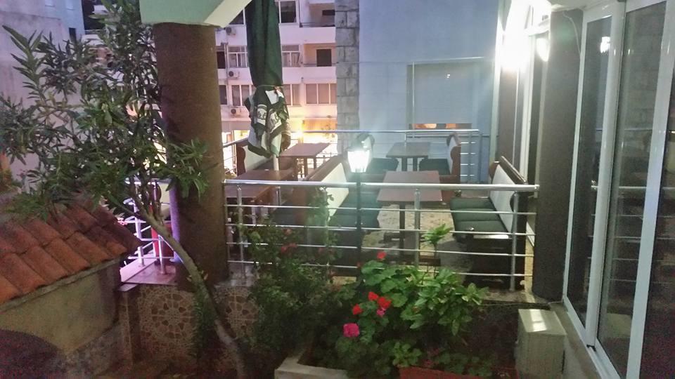 Hotel Hoti Улцинь Екстер'єр фото