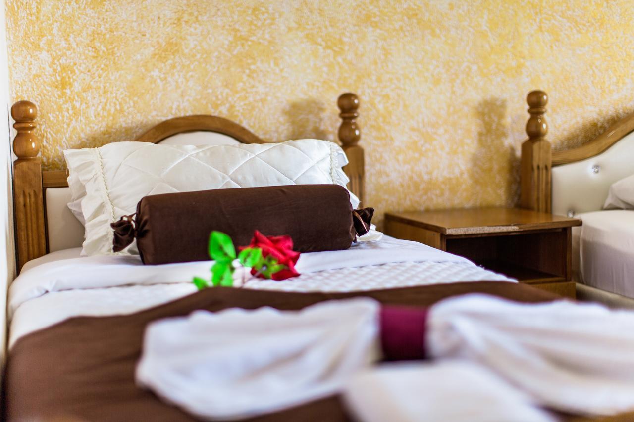 Hotel Hoti Улцинь Екстер'єр фото