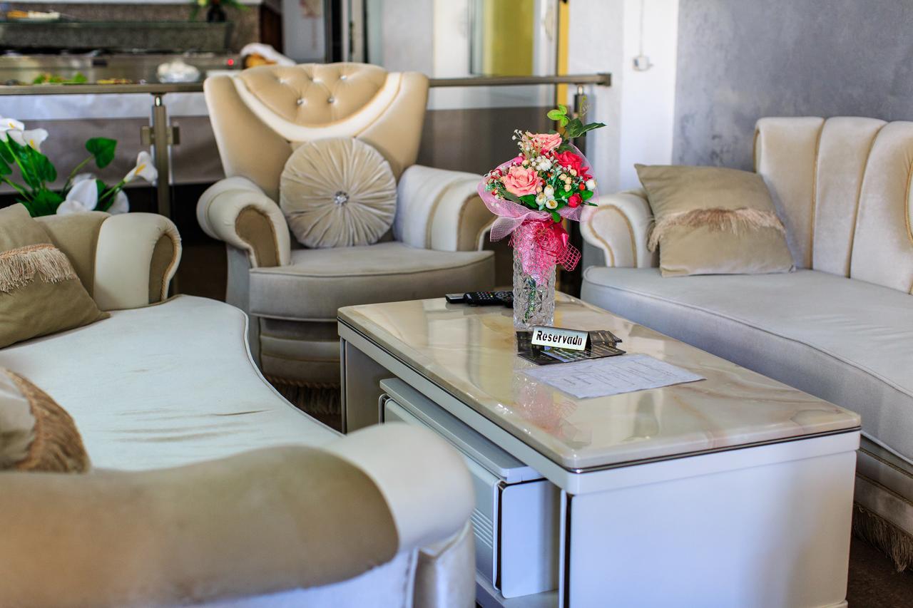 Hotel Hoti Улцинь Екстер'єр фото