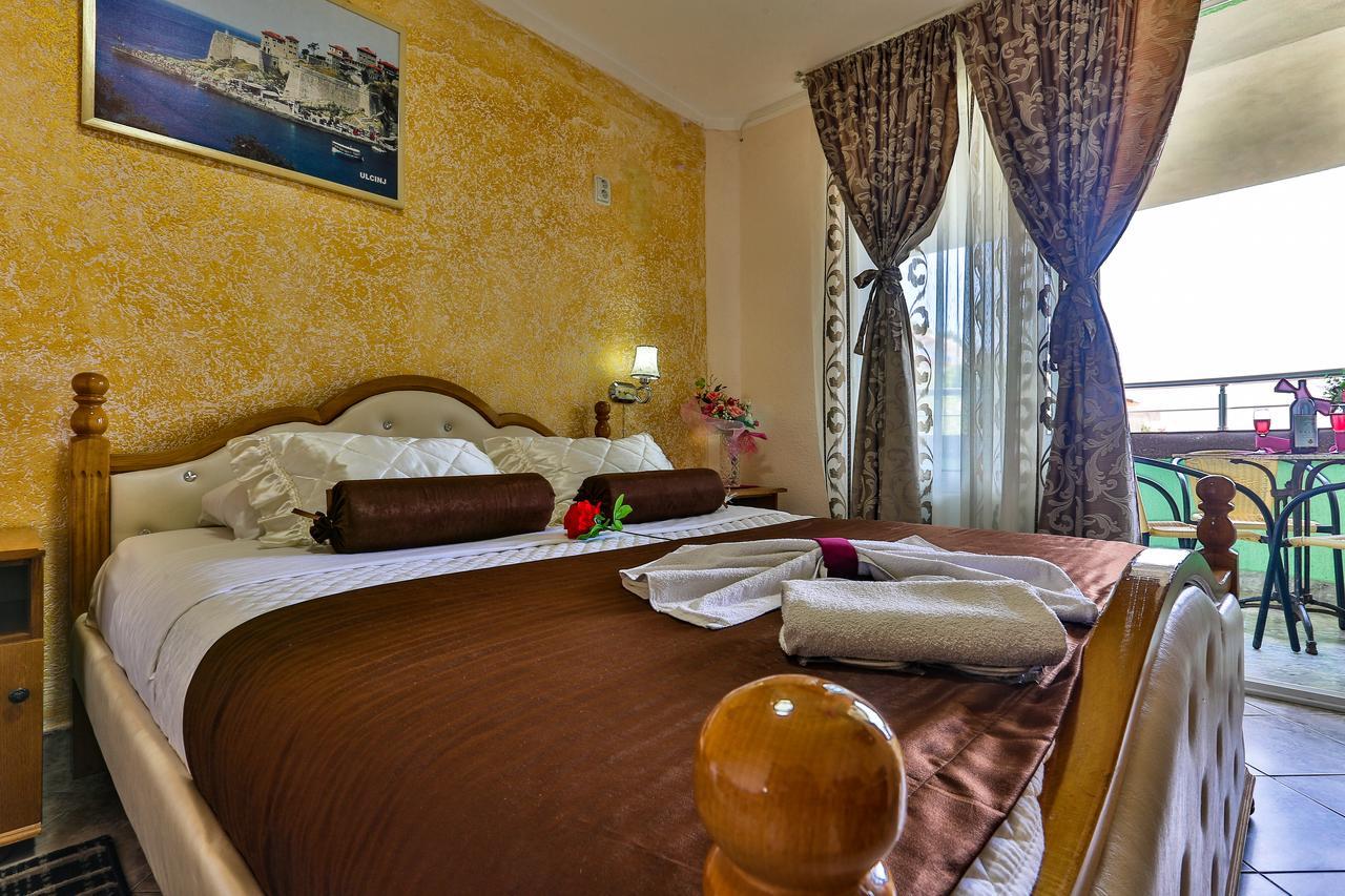 Hotel Hoti Улцинь Екстер'єр фото